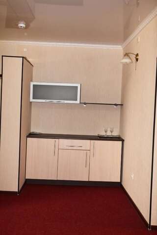 Гостиница Sochi Hotel Брянск Бюджетный двухместный номер с 2 отдельными кроватями-5