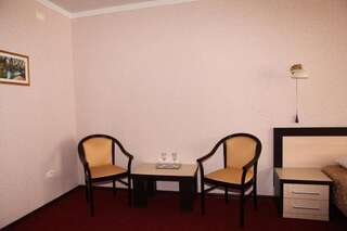 Гостиница Sochi Hotel Брянск Бюджетный двухместный номер с 2 отдельными кроватями-6